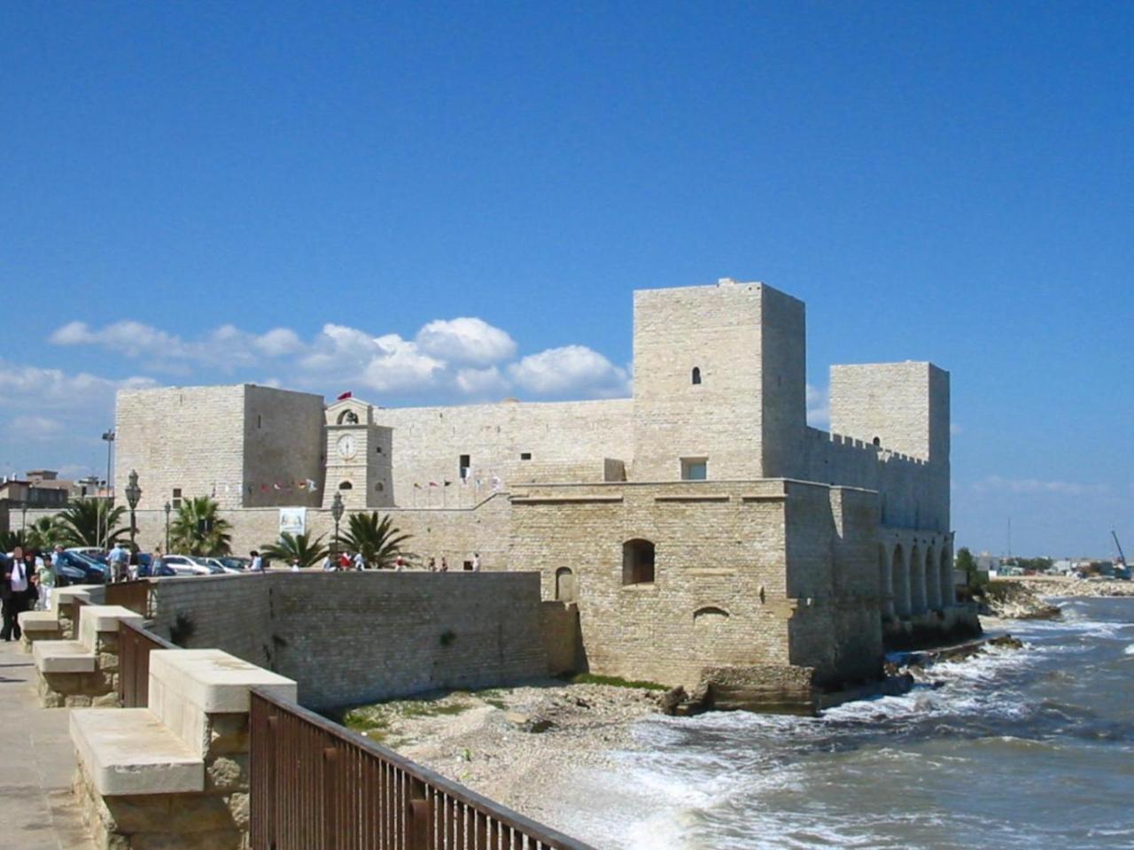 I Colori Della Puglia Rooms Trani Bagian luar foto