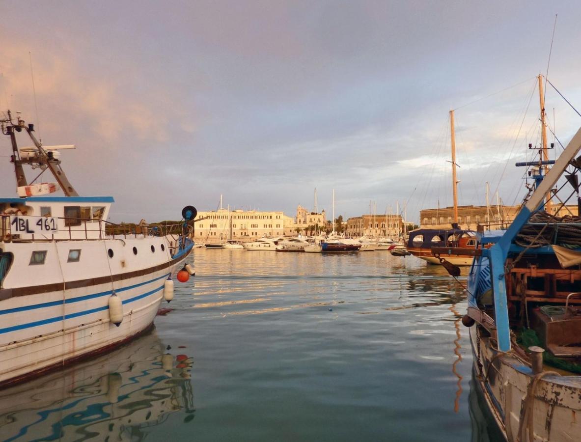 I Colori Della Puglia Rooms Trani Bagian luar foto