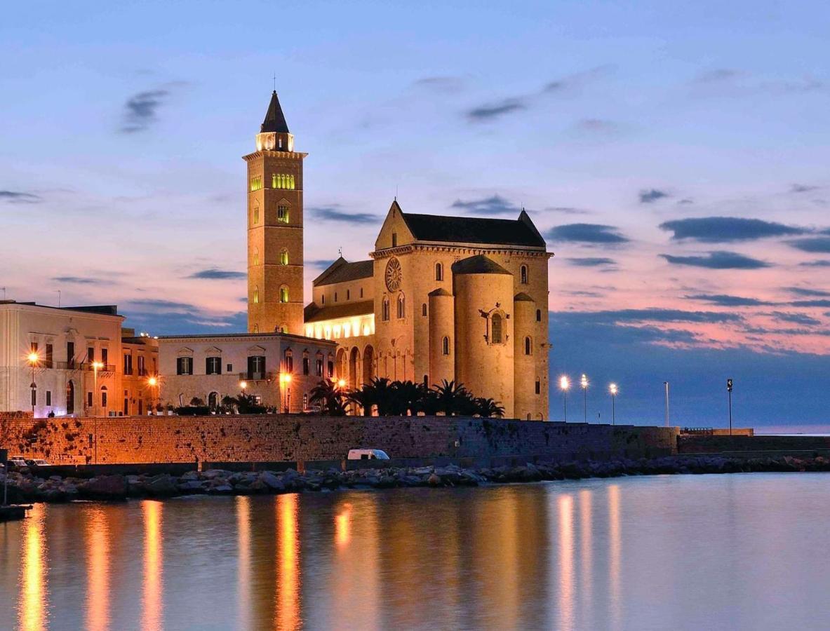 I Colori Della Puglia Rooms Trani Bagian luar foto