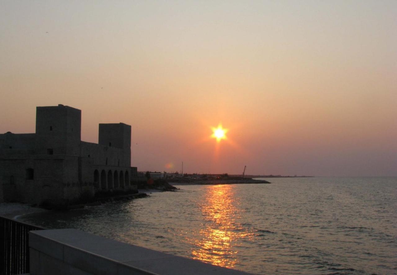 I Colori Della Puglia Rooms Trani Bagian luar foto